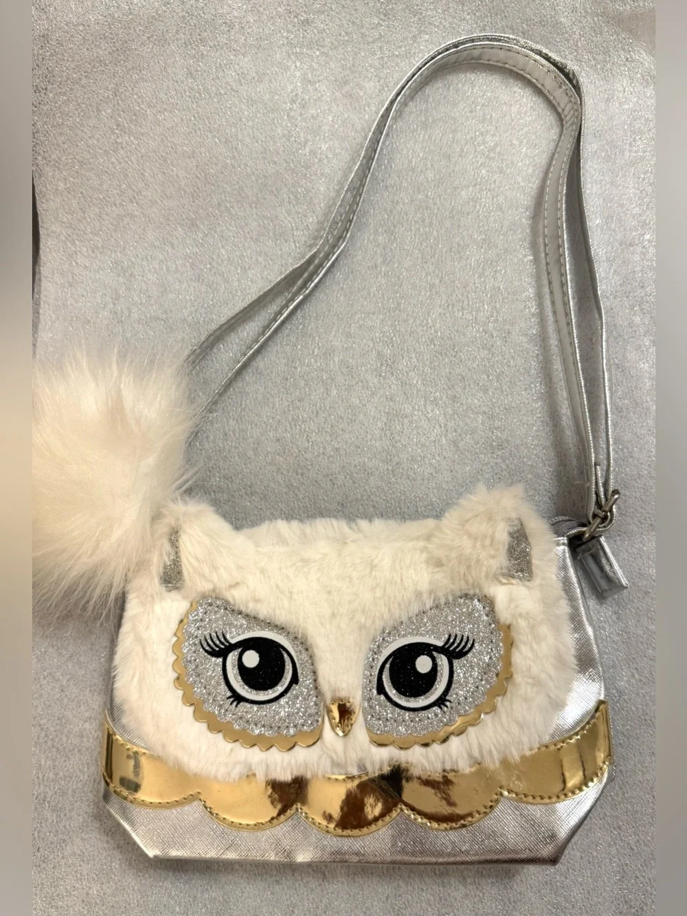 Justice Faux Fur Metallic Owl Critter Crossbody Purse.  W/metallic silver body.